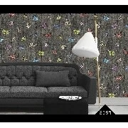 Wall212 3d Single 3 Boyutlu Koyu Gri Eskitme Ahşap Zemin Renkli Kelebek Desenli 2059 Duvar Kağıdı 5 M²