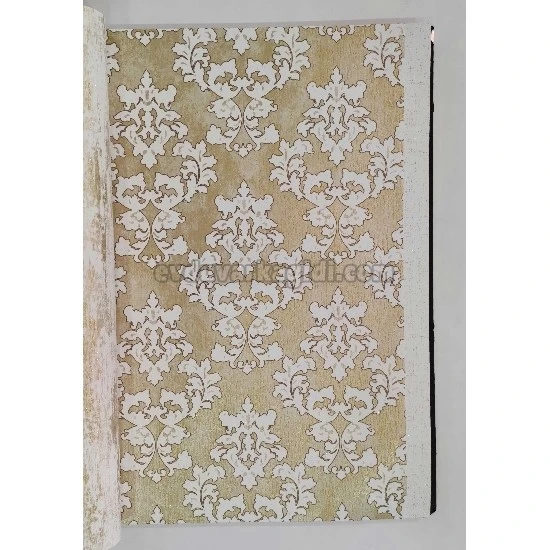 Golden Black Gold Zemin Üstüne Beyaz Motifli Damask Desenli 41293 Duvar Kağıdı 16.10 M²